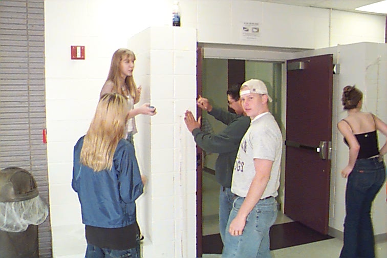 DC0008L.JPG (68742 bytes)